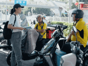 印度男子多次瞒着妻子赴泰国玩乐,怕被发现,用水清理护照上的章